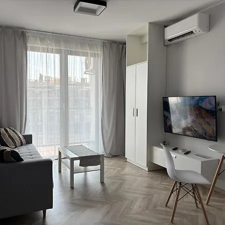 44 B Srodmiescie * غدينيا